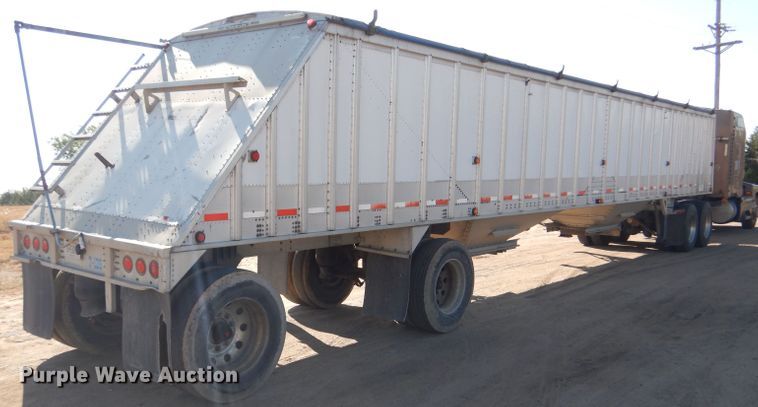 image for item LB9973 2006 Cornhusker 800 ALSSR-6805-5623  grain trailer