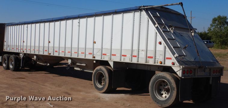 image for item LB9973 2006 Cornhusker 800 ALSSR-6805-5623  grain trailer