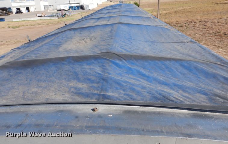 image for item LB9973 2006 Cornhusker 800 ALSSR-6805-5623  grain trailer