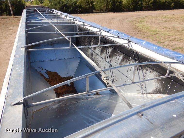 image for item LB9973 2006 Cornhusker 800 ALSSR-6805-5623  grain trailer