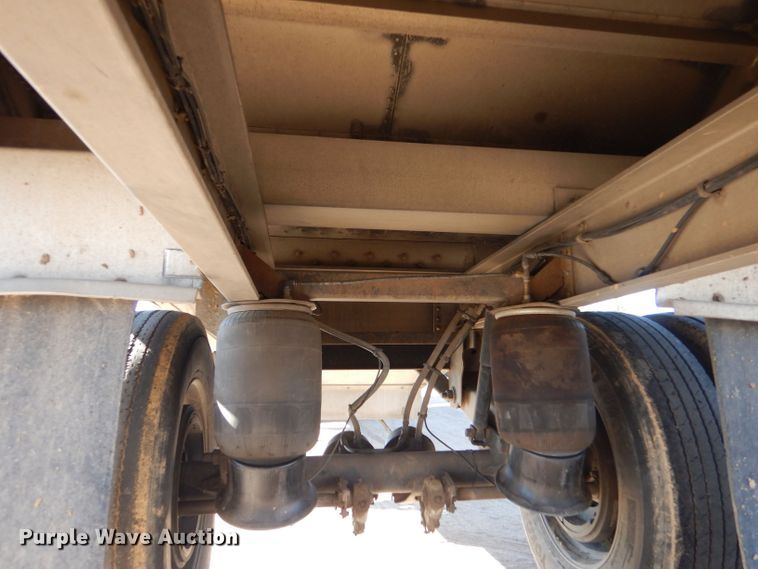 image for item LB9973 2006 Cornhusker 800 ALSSR-6805-5623  grain trailer