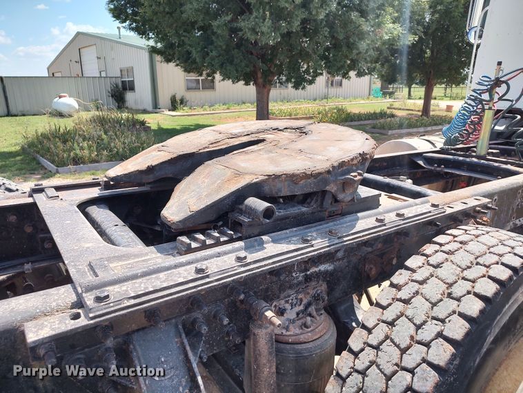 image for item LK9232 2000 Mack CH613  semi truck