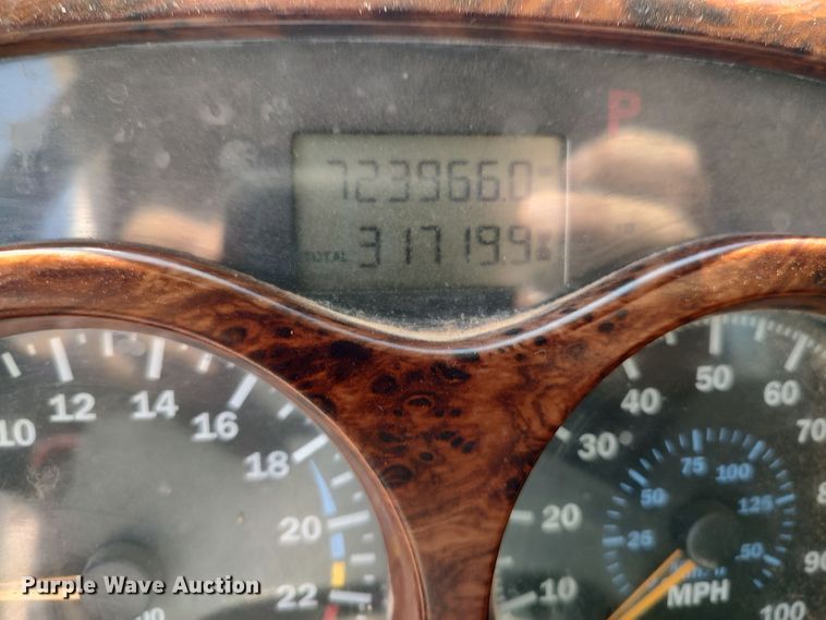 image for item LK9232 2000 Mack CH613  semi truck