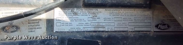 image for item LK9232 2000 Mack CH613  semi truck