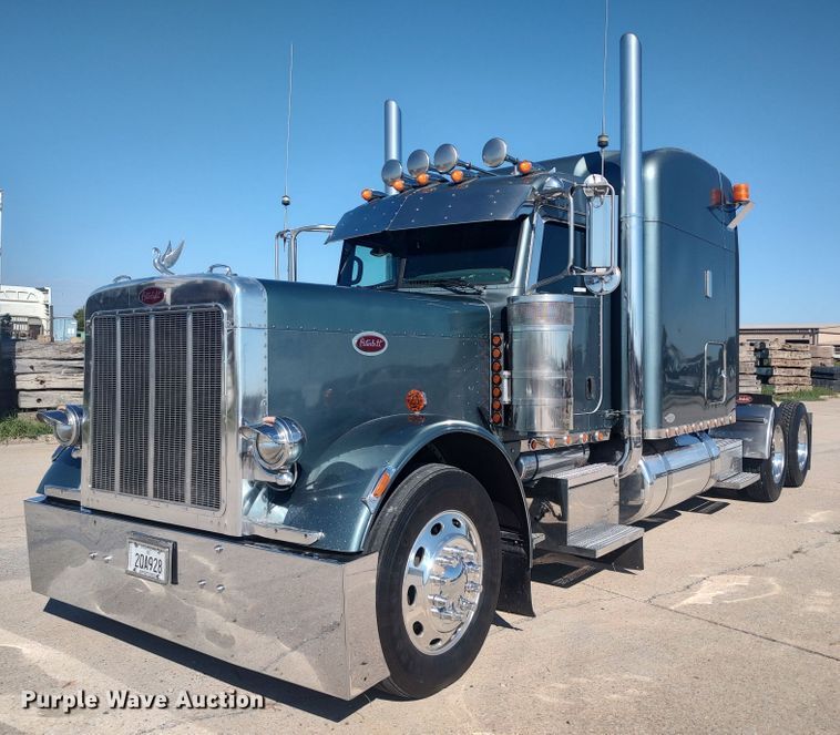 image for item LK9234 2006 Peterbilt 379  semi truck