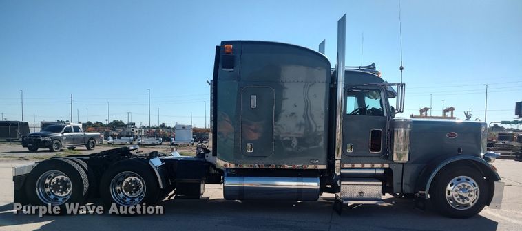 image for item LK9234 2006 Peterbilt 379  semi truck