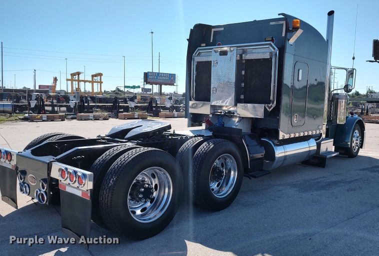 image for item LK9234 2006 Peterbilt 379  semi truck