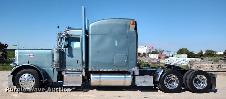 image for item LK9234 2006 Peterbilt 379  semi truck
