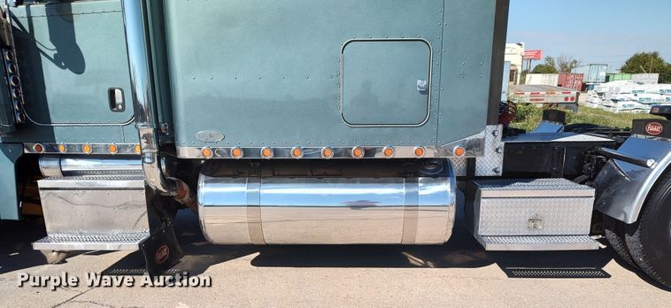 image for item LK9234 2006 Peterbilt 379  semi truck