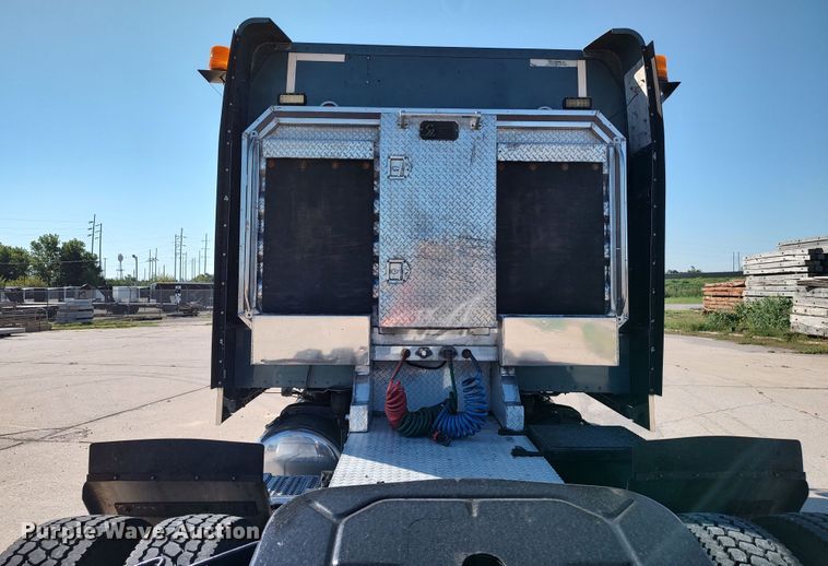 image for item LK9234 2006 Peterbilt 379  semi truck