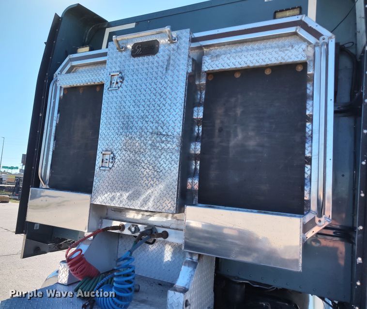 image for item LK9234 2006 Peterbilt 379  semi truck