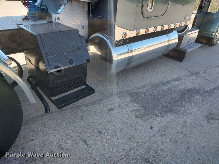 image for item LK9234 2006 Peterbilt 379  semi truck