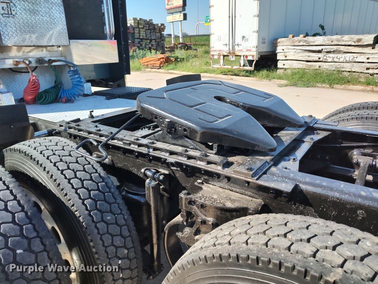 image for item LK9234 2006 Peterbilt 379  semi truck