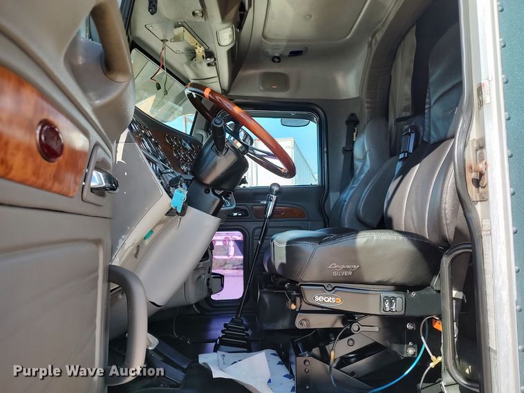 image for item LK9234 2006 Peterbilt 379  semi truck