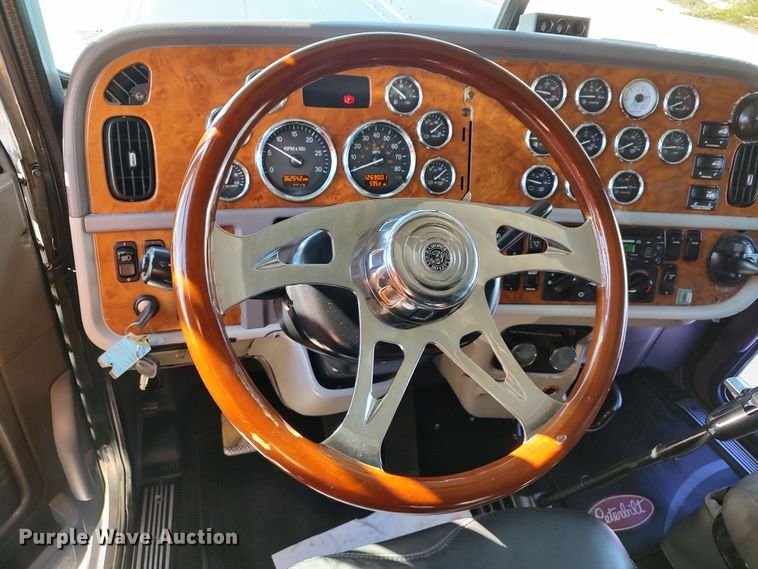 image for item LK9234 2006 Peterbilt 379  semi truck