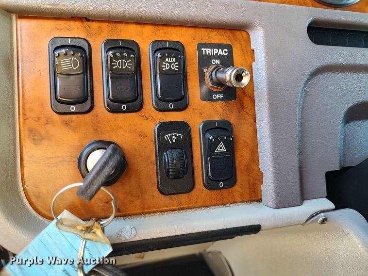 image for item LK9234 2006 Peterbilt 379  semi truck