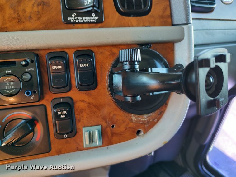 image for item LK9234 2006 Peterbilt 379  semi truck