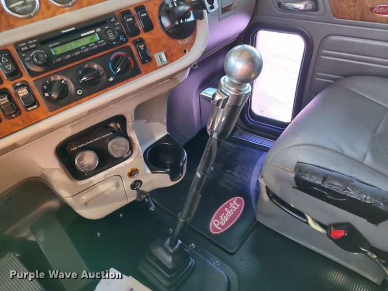 image for item LK9234 2006 Peterbilt 379  semi truck