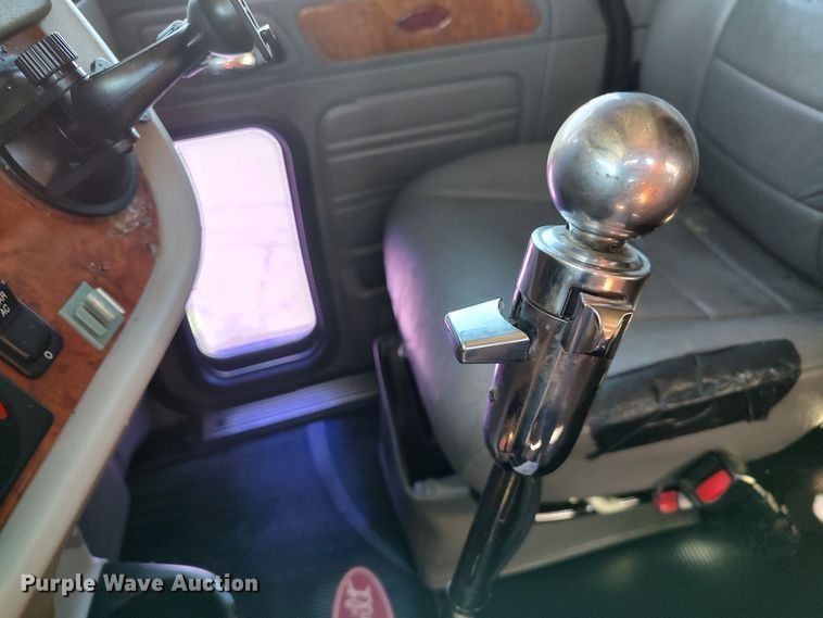 image for item LK9234 2006 Peterbilt 379  semi truck