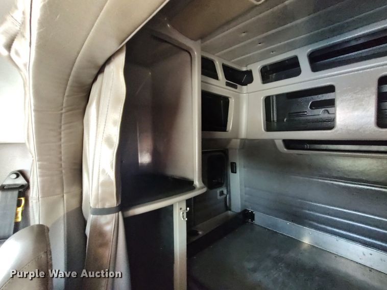 image for item LK9234 2006 Peterbilt 379  semi truck