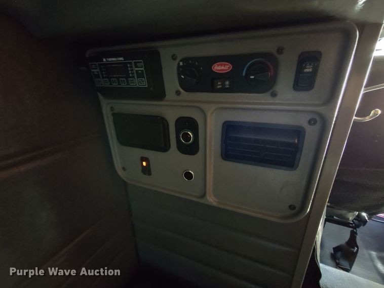 image for item LK9234 2006 Peterbilt 379  semi truck