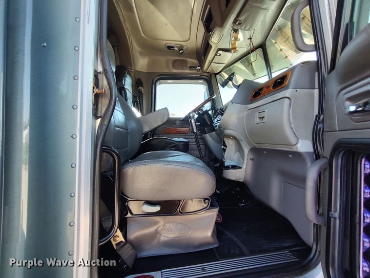 image for item LK9234 2006 Peterbilt 379  semi truck