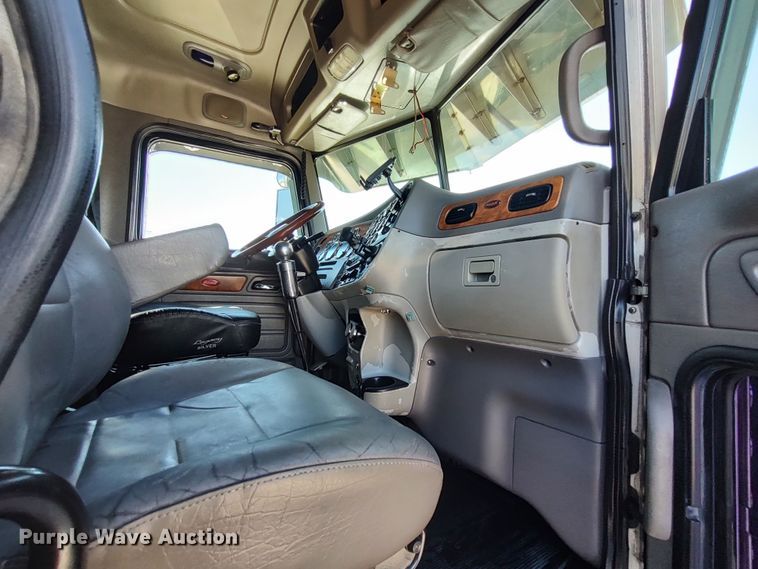 image for item LK9234 2006 Peterbilt 379  semi truck