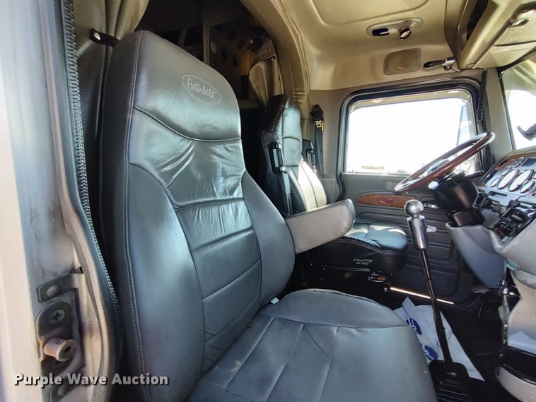 image for item LK9234 2006 Peterbilt 379  semi truck