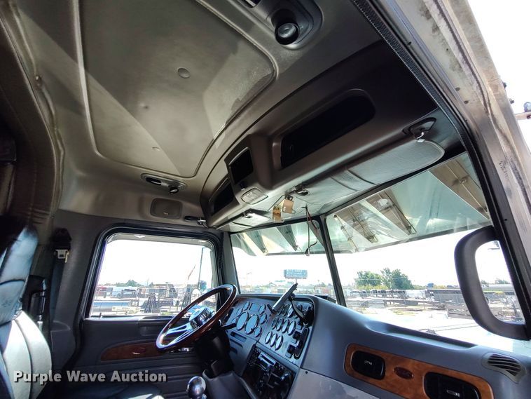 image for item LK9234 2006 Peterbilt 379  semi truck