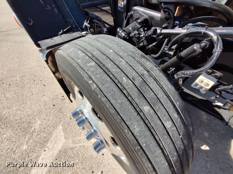 image for item LK9234 2006 Peterbilt 379  semi truck