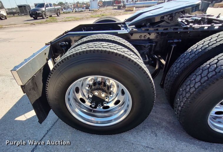 image for item LK9234 2006 Peterbilt 379  semi truck