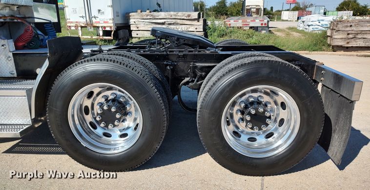 image for item LK9234 2006 Peterbilt 379  semi truck