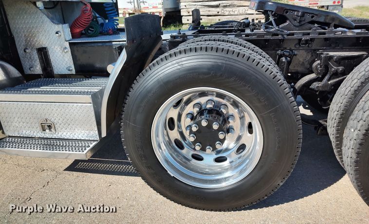 image for item LK9234 2006 Peterbilt 379  semi truck