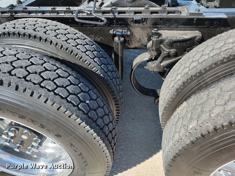 image for item LK9234 2006 Peterbilt 379  semi truck