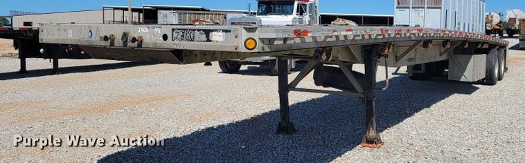 image for item LM9762 2000 Reitnouer  flatbed trailer
