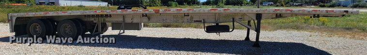 image for item LM9762 2000 Reitnouer  flatbed trailer