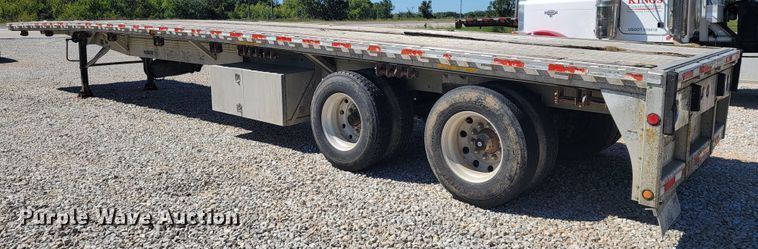image for item LM9762 2000 Reitnouer  flatbed trailer