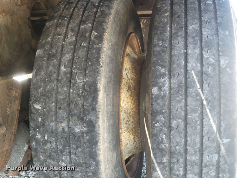 image for item LM9763 2002 Doonan 502DB14  drop deck trailer