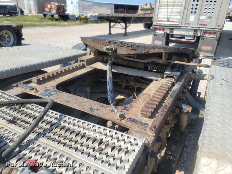 image for item LM9764 1998 Peterbilt 379  semi truck