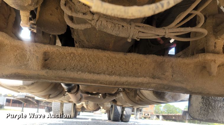 image for item LM9764 1998 Peterbilt 379  semi truck