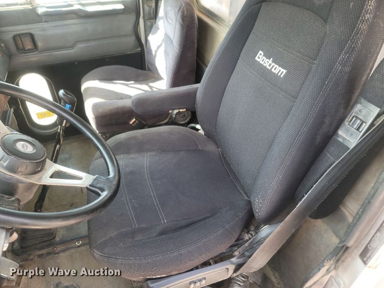 image for item LM9764 1998 Peterbilt 379  semi truck