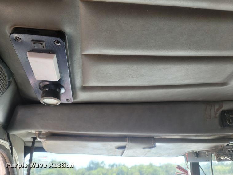 image for item LM9764 1998 Peterbilt 379  semi truck