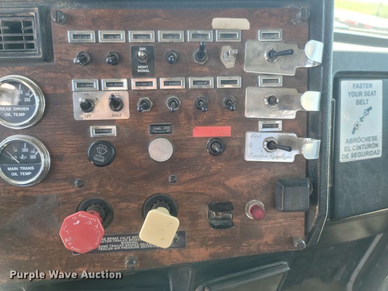 image for item LM9764 1998 Peterbilt 379  semi truck