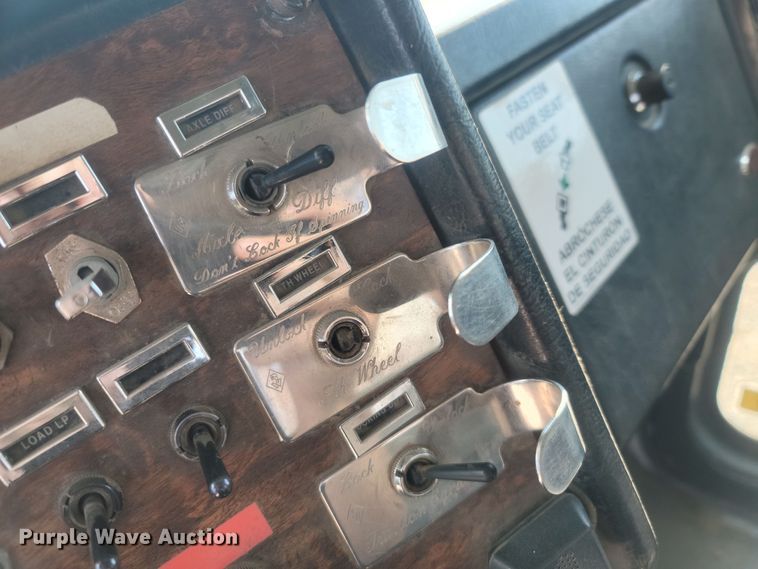 image for item LM9764 1998 Peterbilt 379  semi truck