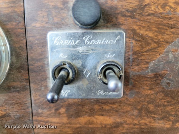 image for item LM9764 1998 Peterbilt 379  semi truck