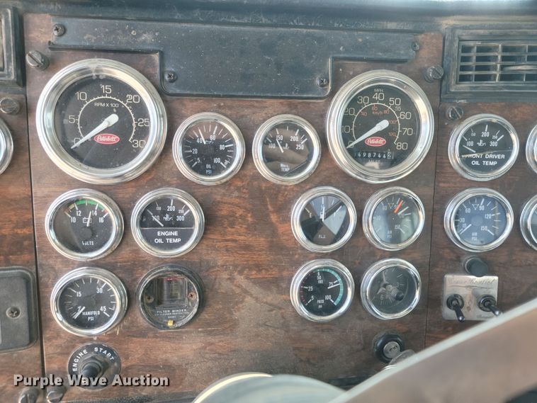 image for item LM9764 1998 Peterbilt 379  semi truck