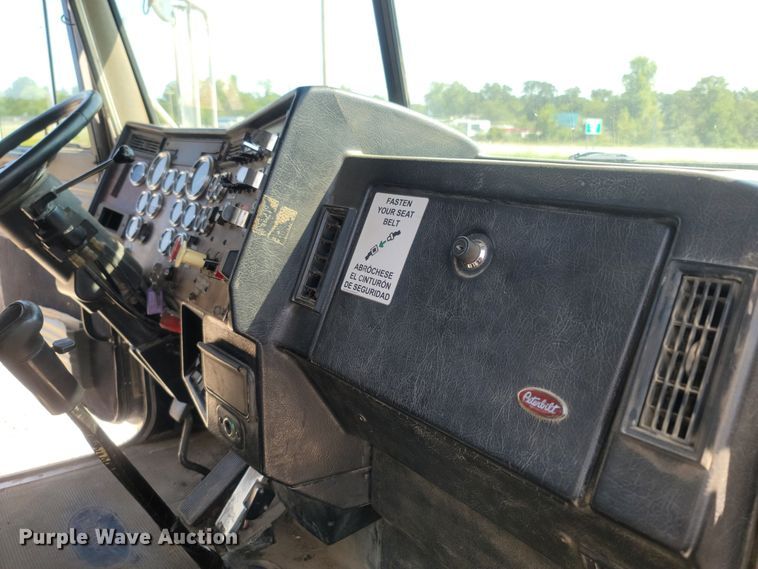 image for item LM9764 1998 Peterbilt 379  semi truck