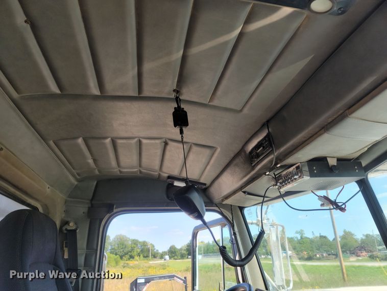 image for item LM9764 1998 Peterbilt 379  semi truck