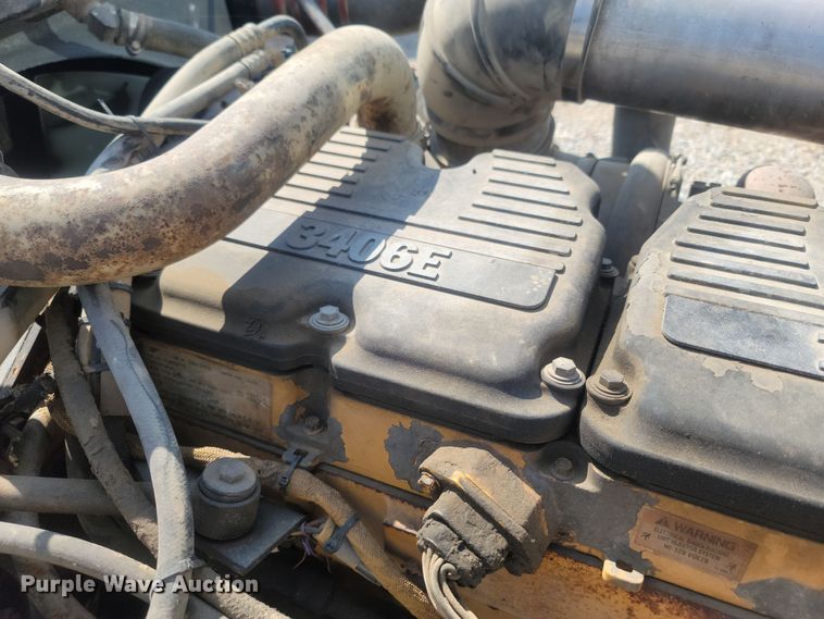 image for item LM9764 1998 Peterbilt 379  semi truck