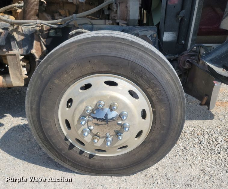 image for item LM9764 1998 Peterbilt 379  semi truck